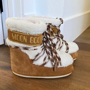 Moon Boot  Cozy Sherpa Boot in Tan and White